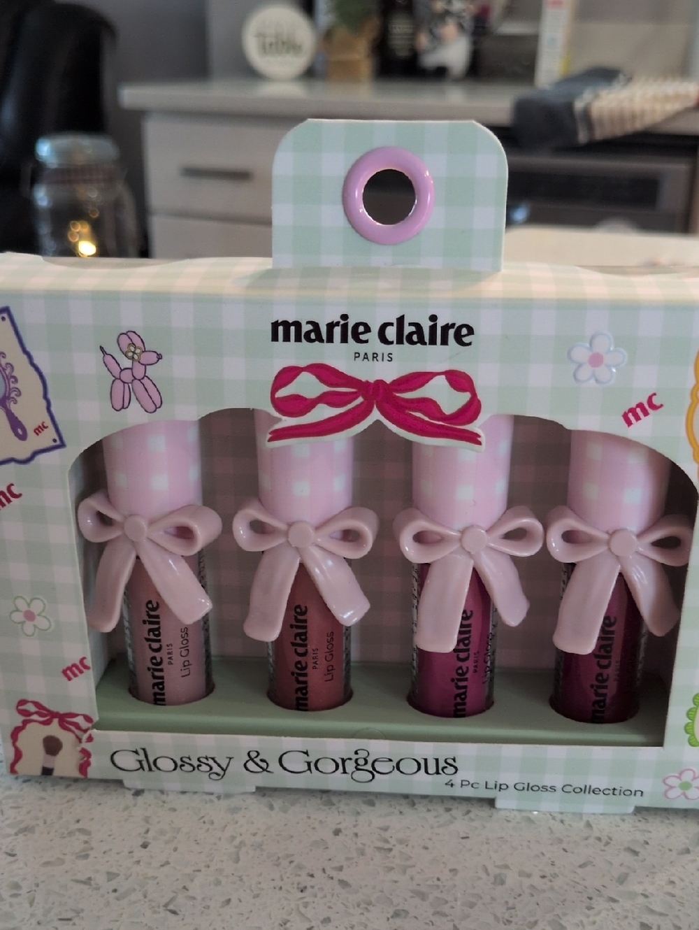 MARIE CLAIRE PARIS Glossy & Gorgeous 4-Piece Lip Gloss Set - Pink Accents